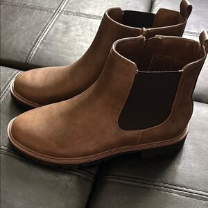 Chelsea Boots (brand new)